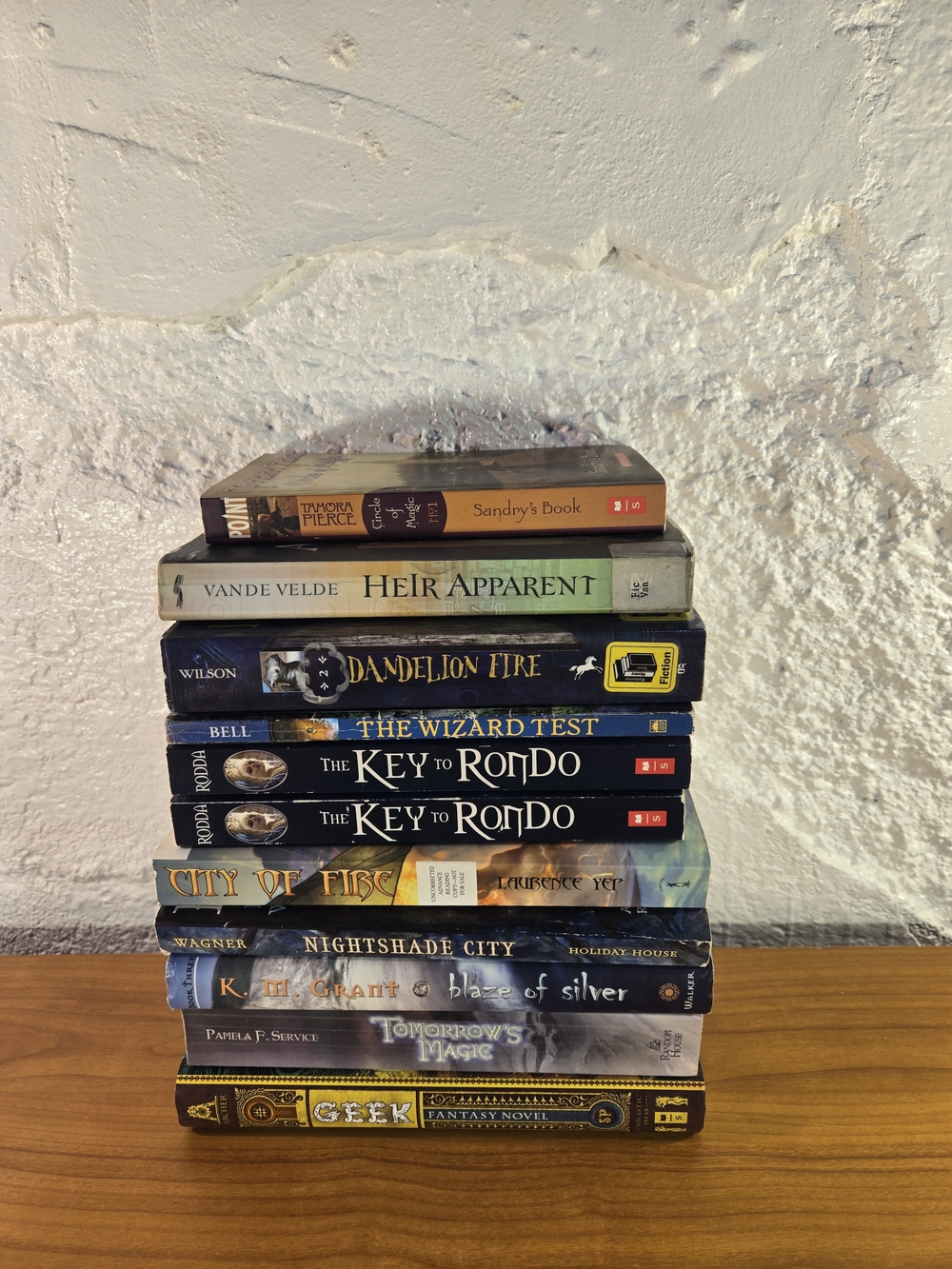 YA Fantasy Sci-Fi Book Lot 11 Pb/Hb Tamora Pierce Emily Rodda Hilari Bell